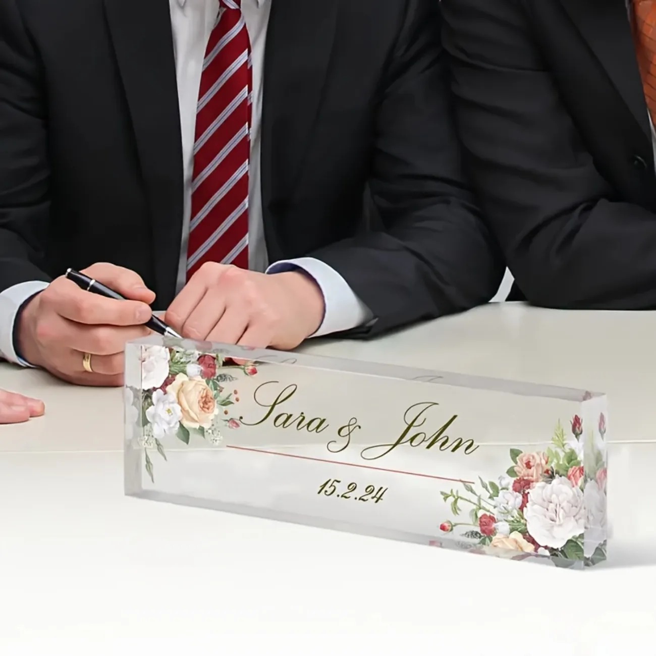 Custom 2D Flat Acrylic Desk Na - đánh giá và giá Desk Name Plate